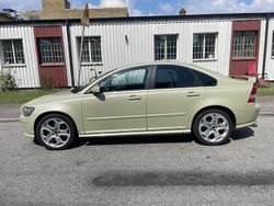 Grön Begagnad 2004 Volvo S40 Sedan | 30 000 kr (Superpris)