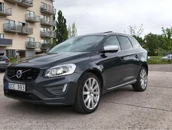 Grå Begagnad 2014 Volvo XC60 Momentum SUV | 200 000 kr (Lite dyr)