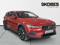Begagnad 2024 Volvo V60 CC Kombi | 455 500 kr (Marknadspris)