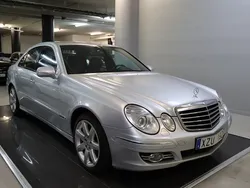 Silver Begagnad 2006 Mercedes E350 Sedan | 64 900 kr
