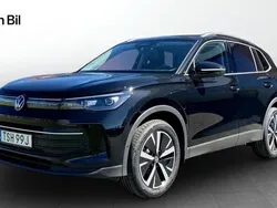 Svart Ny 2025 VW Tiguan Life SUV | 548 400 kr