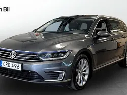 Mörkgrå Begagnad 2017 VW Passat GTE Kombi | 174 900 kr (Marknadspris)