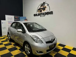 Silver Begagnad 2011 Toyota Yaris Halvkombi | 109 900 kr (Dyr)