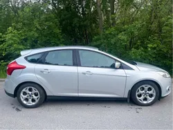 Grå Begagnad 2011 Ford Focus Trend Halvkombi | 55 000 kr (Marknadspris)