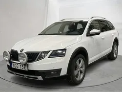 Vit Begagnad 2019 Skoda Octavia Scout Kombi | 229 000 kr (Lite dyr)