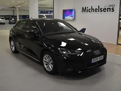 Brilliantsvart Begagnad 2023 Audi A3 Proline | 239 900 kr (Bra pris)