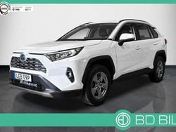 Vit Begagnad 2022 Toyota RAV4 Hybrid Active SUV | 336 900 kr (Bra pris)