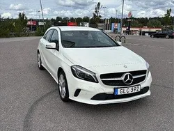 Vit Begagnad 2017 Mercedes A180 Halvkombi | 149 000 kr (Bra pris)