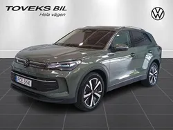 Grön (cipressinogreen metallic) Begagnad 2024 VW Tiguan Life SUV | 389 900 kr (Lite dyr)