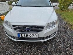 Vit Begagnad 2015 Volvo V70 Summum Kombi | 66 900 kr (Marknadspris)