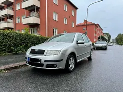 Silver Begagnad 2005 Skoda Fabia Halvkombi | 32 000 kr (Lite dyr)