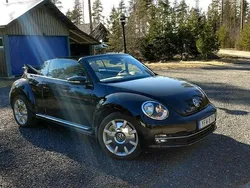 Svart Begagnad 2016 VW Beetle Cab | 190 000 kr (Marknadspris)