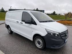Vit Begagnad 2020 Mercedes Vito Minibuss | 279 000 kr