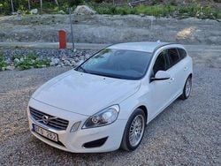 Vit Begagnad 2013 Volvo V60 Momentum Kombi | 100 000 kr (Bra pris)