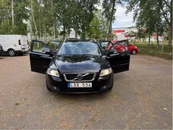 Svart Begagnad 2012 Volvo V50 Momentum Kombi | 57 000 kr (Bra pris)
