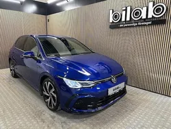 Mörkblå Begagnad 2023 VW Golf VIII R-line Halvkombi | 339 000 kr (Lite dyr)