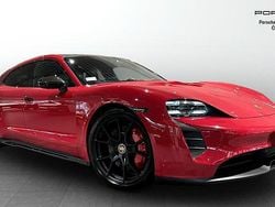 Röd Begagnad 2022 Porsche Taycan GTS Sport Turismo Sedan | 825 000 kr