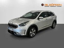 Grå Begagnad 2017 Kia Niro 2 SUV | 189 900 kr (Marknadspris)