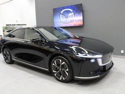 Svart Ny 2025 Mazda 6e Takumi-Line Sedan | 499 900 kr