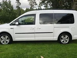 Vit Begagnad 2017 VW Caddy Maxi Life Life Minibuss | 110 000 kr