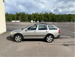 Brun Begagnad 2008 Skoda Octavia Scout Kombi | 49 000 kr (Marknadspris)