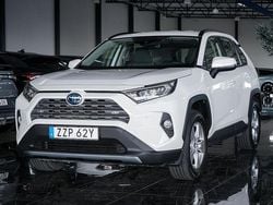 Vit Begagnad 2020 Toyota RAV4 Hybrid Active SUV | 329 500 kr (Marknadspris)