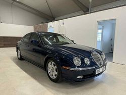 Mörkblå Begagnad 1999 Jaguar S-Type S Sedan | 49 900 kr (Marknadspris)