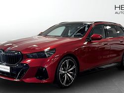 Röd (red) Begagnad 2025 BMW 530e M Sport Kombi | 798 700 kr