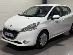 Vit Begagnad 2014 Peugeot 208 Halvkombi | 54 900 kr (Marknadspris)