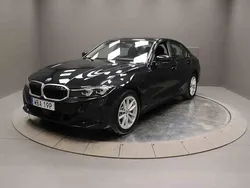 Svart Begagnad 2024 BMW 330e Sedan | 419 000 kr