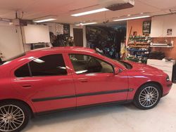Röd Begagnad 2004 Volvo S60 Business Edition Sedan | 7 000 kr (Superpris)