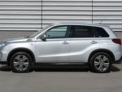 Silver Begagnad 2019 Suzuki Vitara SUV | 169 500 kr (Marknadspris)