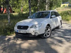Vit Begagnad 2008 Subaru Outback SUV | 32 000 kr (Marknadspris)