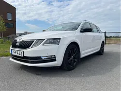 Vit Begagnad 2018 Skoda Octavia Style Kombi | 139 000 kr (Marknadspris)