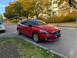 Begagnad 2015 Volvo V40 CC Momentum Kombi | 179 000 kr