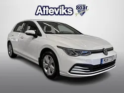 Vit Begagnad 2021 VW Golf VIII Life Halvkombi | 209 900 kr (Marknadspris)