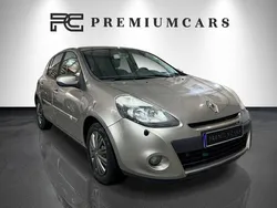Ljusbrun Begagnad 2011 Renault Clio R.S. Halvkombi | 39 900 kr (Marknadspris)