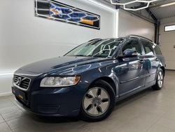 Blå Begagnad 2010 Volvo V50 Kinetic Kombi | 59 900 kr (Dyr)