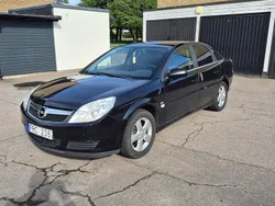 Svart Begagnad 2007 Opel Vectra GTS Halvkombi | 23 000 kr