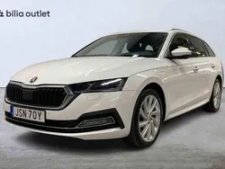 Vit Begagnad 2021 Skoda Octavia Kombi | 249 900 kr