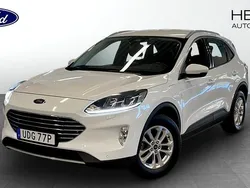 Silver Begagnad 2022 Ford Kuga Titanium SUV | 244 900 kr (Marknadspris)