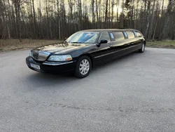 Svart Begagnad 2004 Lincoln Town Car Sedan | 169 800 kr