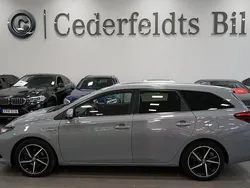 Grå Begagnad 2018 Toyota Auris Touring Sports Comfort Kombi | 159 900 kr (Marknadspris)