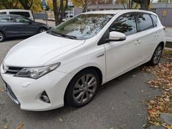 Begagnad 2015 Toyota Auris Hybrid Comfort Halvkombi | 150 000 kr (Lite dyr)