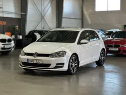 Vit Begagnad 2015 VW Golf VII Halvkombi | 99 900 kr (Marknadspris)