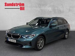 Blå Begagnad 2021 BMW 330e Sport Line Kombi | 284 900 kr (Marknadspris)