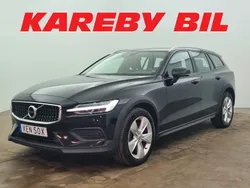 Svart Begagnad 2021 Volvo V60 CC Momentum Kombi | 283 900 kr (Bra pris)