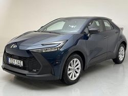 Mörkgrön Begagnad 2025 Toyota C-HR SUV | 315 000 kr