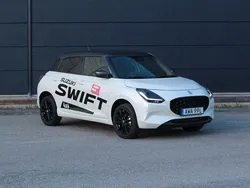 Vit Ny 2024 Suzuki Swift Halvkombi | 269 500 kr (Dyr)