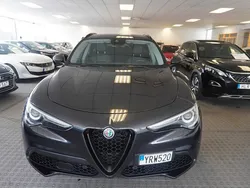 Svart Begagnad 2018 Alfa Romeo Stelvio SUV | 239 000 kr (Marknadspris)
